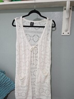 bobeau White Crochet Open-Front long Vest